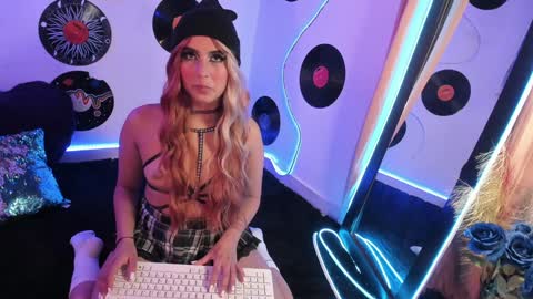 _karine01 online show from February 4, 3:54 am