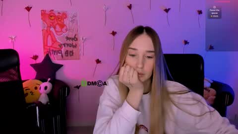 _kellykitten_ online show from February 17, 10:01 am