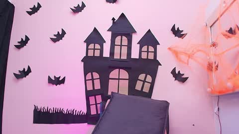 Kendall online show from October 25, 12:02 pm