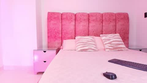 Kendall online show from November 19, 11:54 am