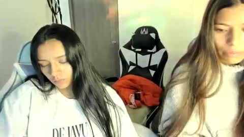 khloe sweet online show from December 4, 9:45 pm