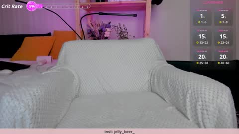 Kiara 0100 - 0700 UTC almost every day online show from October 6, 3:31 pm