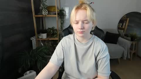 Li online show from October 2, 8:38 pm