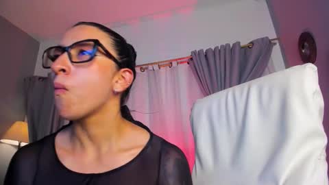 Kiraaaa 0 online show from February 10, 8:35 pm