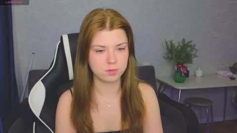 Molly   Emily online show from December 16, 2:22 pm