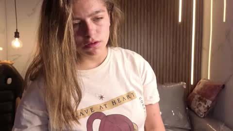 Snapshot of _kitten_1 chatting on January 12, 2:22 pm _kitten_1 online show from January 12, 2:22 pm