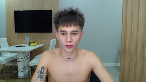 Snapshot of _kurt chatting on December 5, 9:17 pm Kurt online show from December 5, 9:17 pm