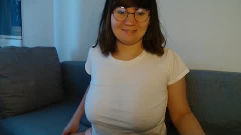 Snapshot of _lalilu_ chatting on December 7, 8:22 am _lalilu_ online show from December 7, 8:22 am