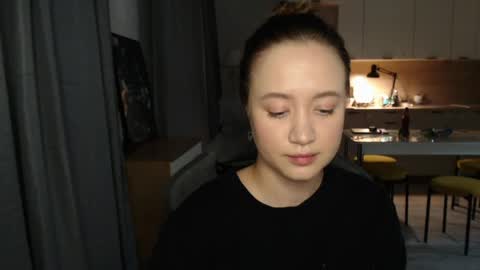 _lalune_ online show from March 17, 6:44 pm