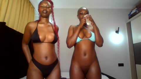 Snapshot of _latoyah chatting on July 2, 3:23 am _latoyah online show from July 2, 3:23 am