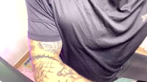 Layne online show from November 5, 9:31 am