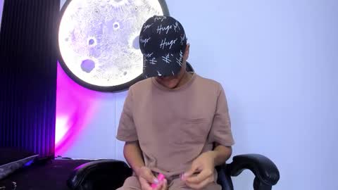 _leohot_ online show from November 19, 3:28 am