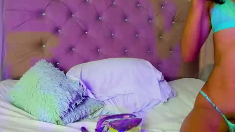 Snapshot of _lexx1e chatting on October 8, 2:04 pm _lexx1e online show from October 8, 2:04 pm