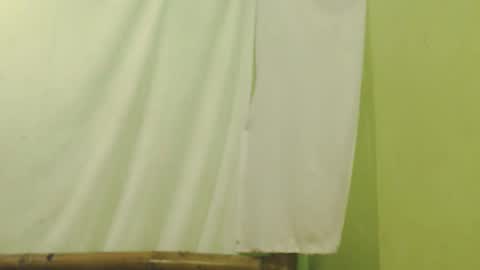 Snapshot of _lilies_gigi_ chatting on February 3, 6:40 am _lilies_gigi_ online show from February 3, 6:40 am