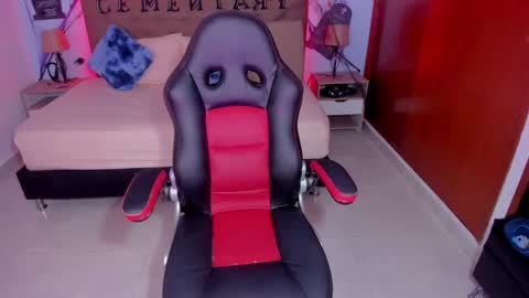 Liily online show from November 2, 8:44 pm