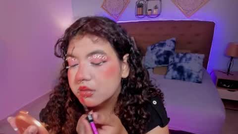 Liily online show from November 20, 7:13 pm