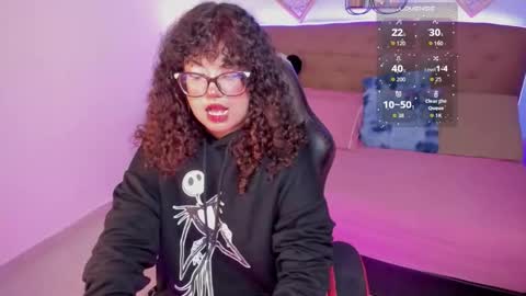 Liily online show from November 22, 4:39 pm