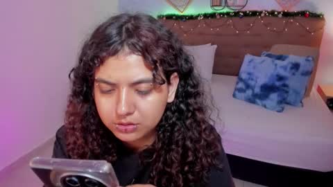 Liily online show from December 3, 8:07 pm