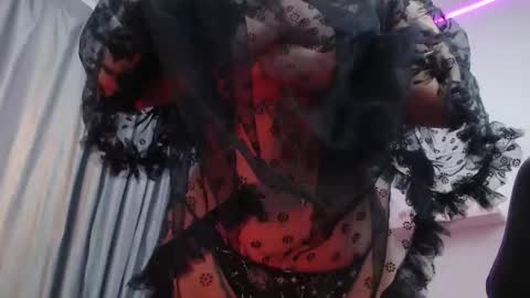 Snapshot of _linrose_ chatting on February 27, 12:32 am linrose online show from February 27, 12:32 am