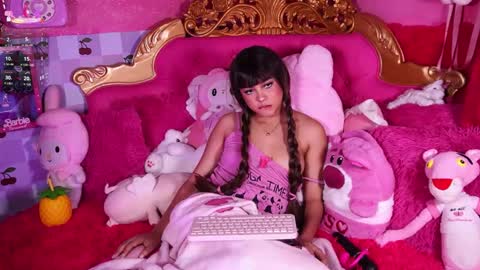 Snapshot of _little_glrl_ chatting on February 10, 10:19 am _little_glrl_ online show from February 10, 10:19 am