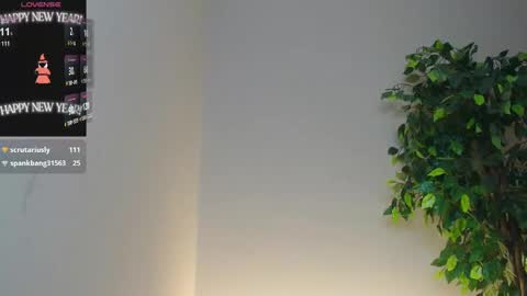 Snapshot of _little_misss chatting on January 21, 7:37 am Mila online show from January 21, 7:37 am