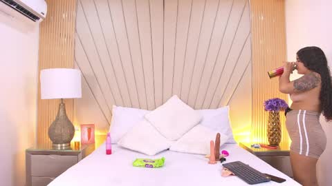 Luisa merrid online show from April 7, 11:32 am