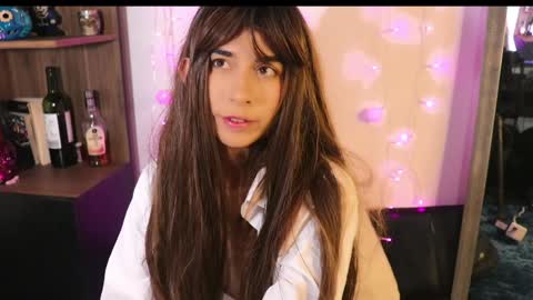 Snapshot of _lucy_white_ chatting on December 9, 2:02 am Lucy online show from December 9, 2:02 am