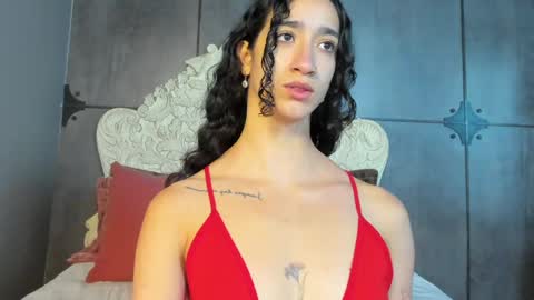 Snapshot of _luna_dupont_ chatting on December 11, 12:02 pm  Luna  online show from December 11, 12:02 pm