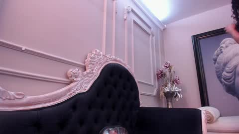 Snapshot of _luna_dupont_ chatting on December 12, 12:22 pm  Luna  online show from December 12, 12:22 pm