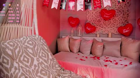 Snapshot of _luna_dupont_ chatting on February 14, 2:02 pm  Luna  online show from February 14, 2:02 pm