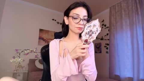 Snapshot of _lunara_adams_ chatting on October 12, 5:17 am Luna online show from October 12, 5:17 am