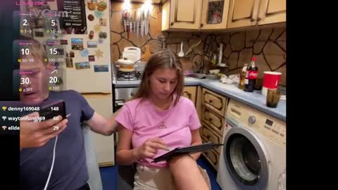 Snapshot of _magic_kis chatting on September 9, 8:08 pm _magic_kis online show from September 9, 8:08 pm