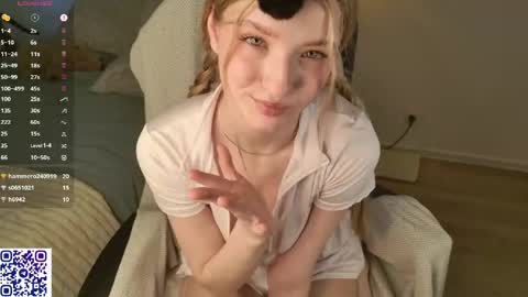 Anna online show from May 22, 2:01 pm