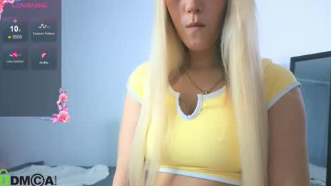 Snapshot of _maneki_neko_ chatting on September 21, 4:08 pm Emma online show from September 21, 4:08 pm