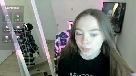 Snapshot of _margoqueen_ chatting on April 17, 6:49 am Margo online show from April 17, 6:49 am