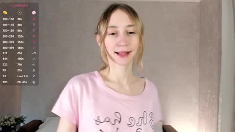 Snapshot of _marvelous_time_ chatting on October 25, 2:41 am Gwen online show from October 25, 2:41 am