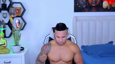 _matthew_santos_ online show from October 29, 11:17 pm