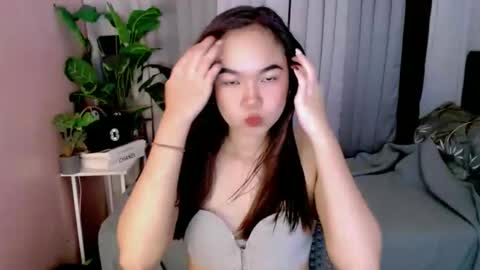 _maureen_ online show from January 7, 11:45 am