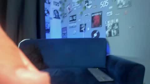 _maximo_1 online show from May 13, 1:30 pm