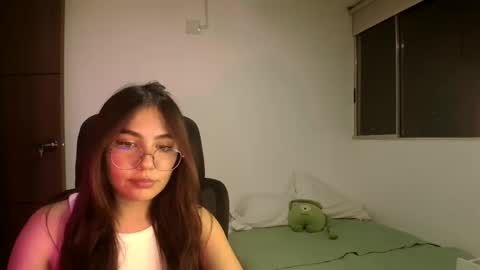 max and abby online show from May 24, 1:10 am