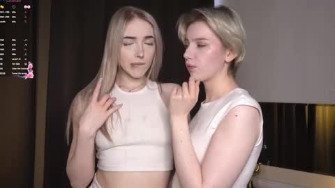 Snapshot of _medal_of_horny_ chatting on February 8, 7:56 am Elva and Kate online show from February 8, 7:56 am