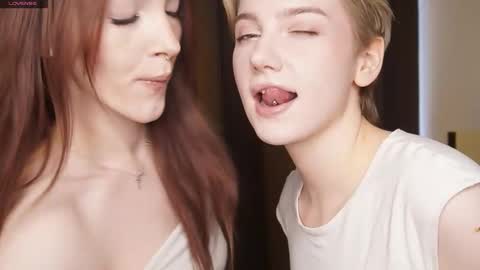 Snapshot of _medal_of_horny_ chatting on February 25, 6:12 am Elva and Kate online show from February 25, 6:12 am