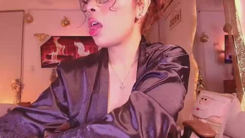 Marce  online show from November 25, 2:06 pm