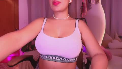 Snapshot of _megan_akbar chatting on April 5, 12:35 pm Marce online show from April 5, 12:35 pm