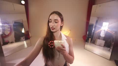 Snapshot of _meganmeow_ chatting on July 8, 8:24 pm Saturday - start 2030-2130 GMT online show from July 8, 8:24 pm