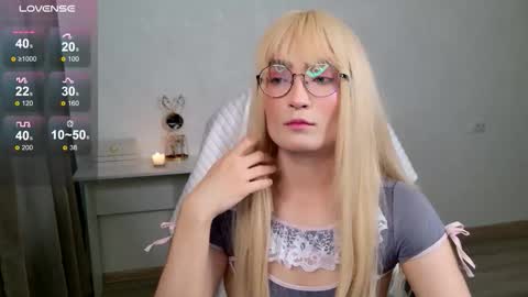 _meow_neko_ online show from November 24, 10:37 am