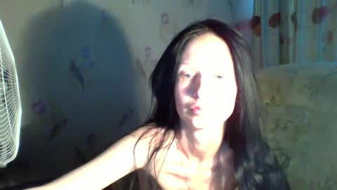 Snapshot of _merrry_ chatting on June 12, 11:42 am Merry online show from June 12, 11:42 am