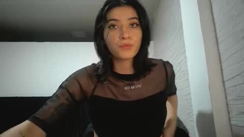 Mia-foster online show from December 16, 10:26 pm