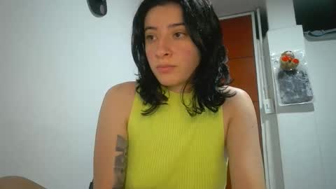 Mia-foster online show from January 9, 4:04 am