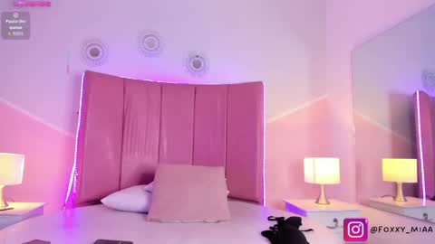 _mia_foxx_ online show from October 2, 7:54 pm